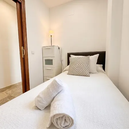 Ciudad Jardin Con Parking Apartment